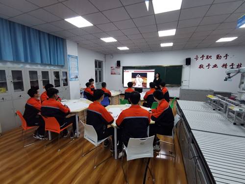 https://dqdzx.lhvtc.edu.cn/__local/E/A7/D8/87752CB1A6DD96C8E251941FBCA_28730515_44CF0C.jpg